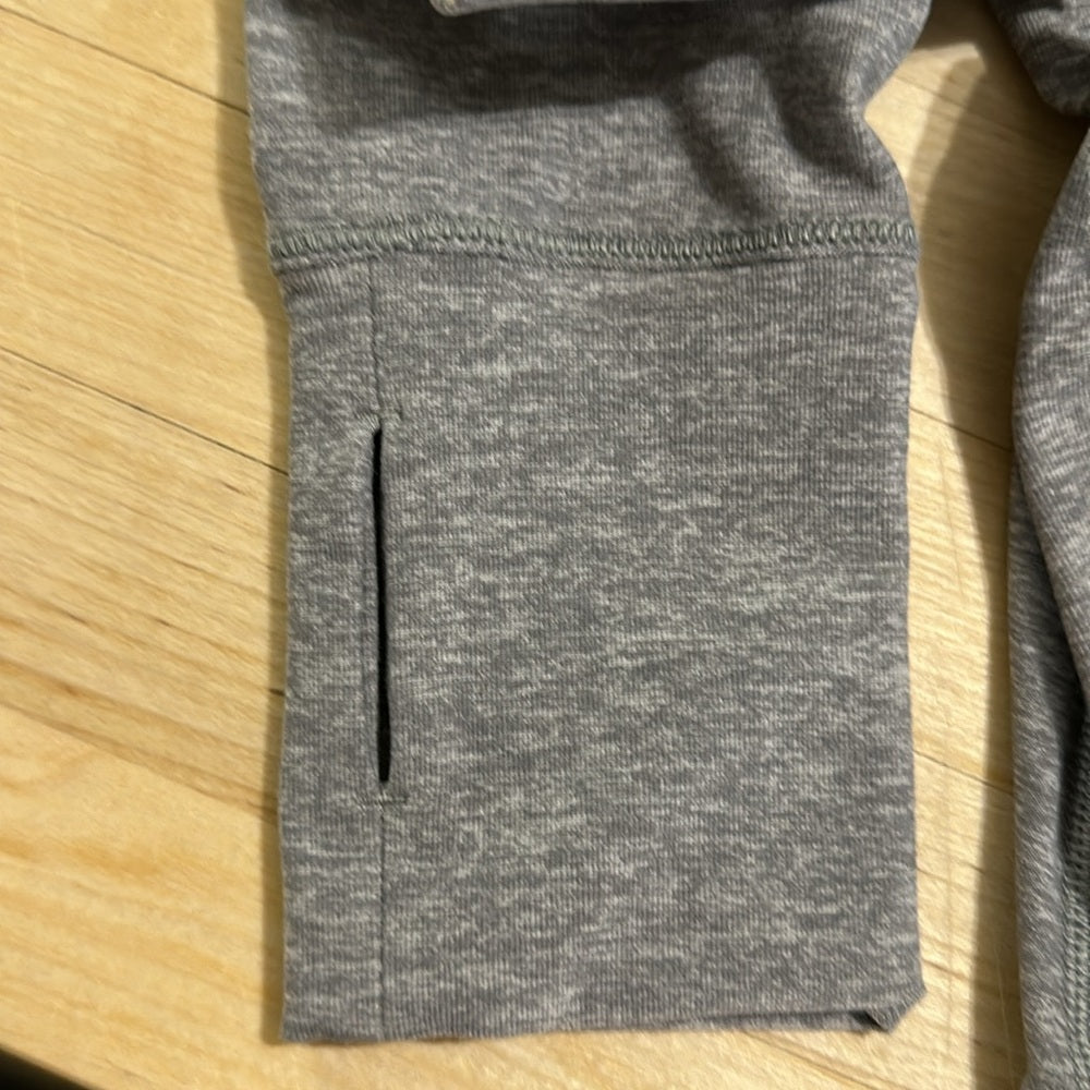 Lululemon Women’s Just Breathe Long Sleeve Heathered Slate 8/10