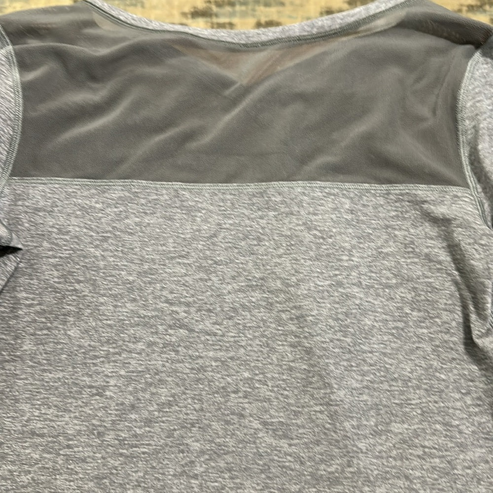 Lululemon Women’s Just Breathe Long Sleeve Heathered Slate 8/10
