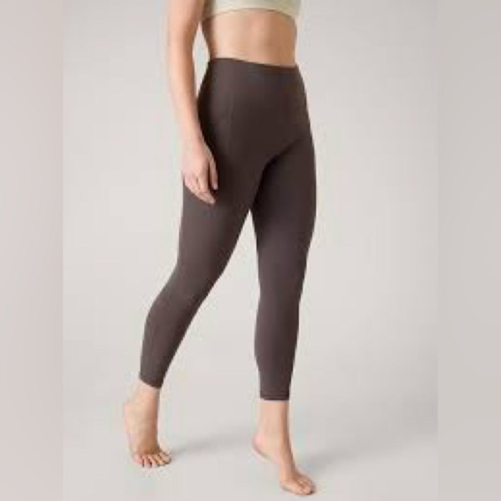 Athleta Salutation Stash Pocket 7/8 tights size 1X
