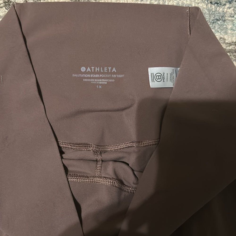 Athleta Salutation Stash Pocket 7/8 tights size 1X
