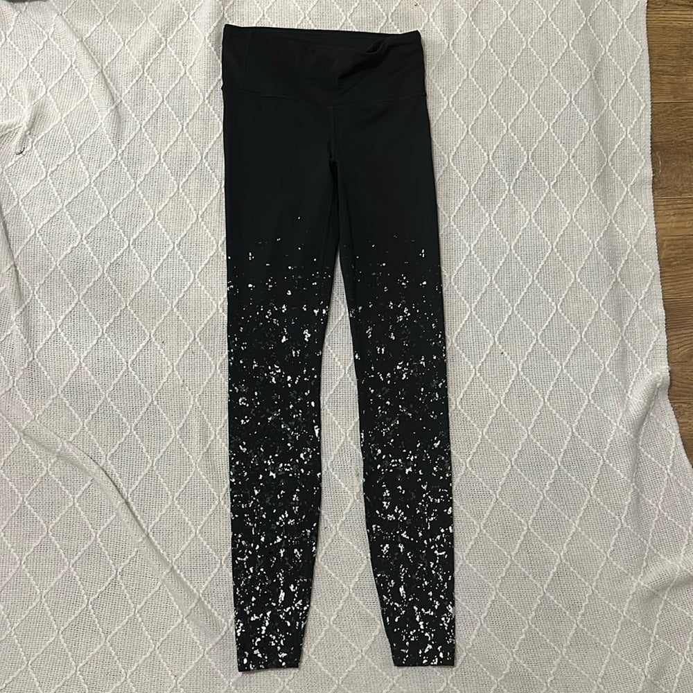 Lululemon Women’s Speed Wunder Mid-Rise Tight 28"
Speckle Shine Size 4