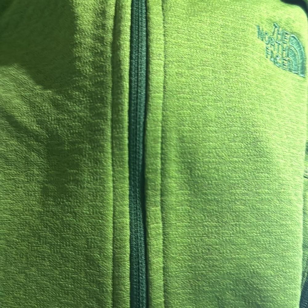 Women’s North Face Green Brand New Quarter Zip size extra small