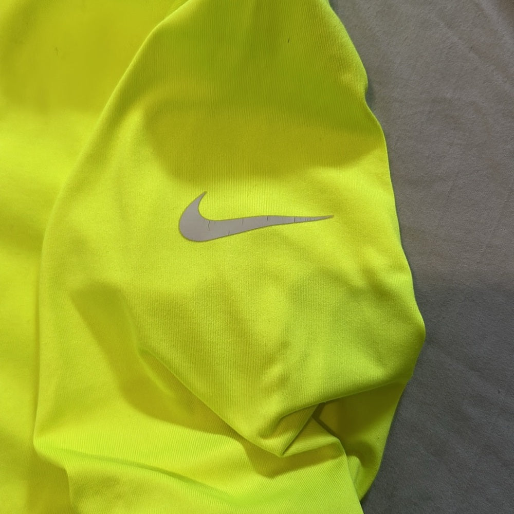 Nike Women’s Dri Fit Half Zip Size Large