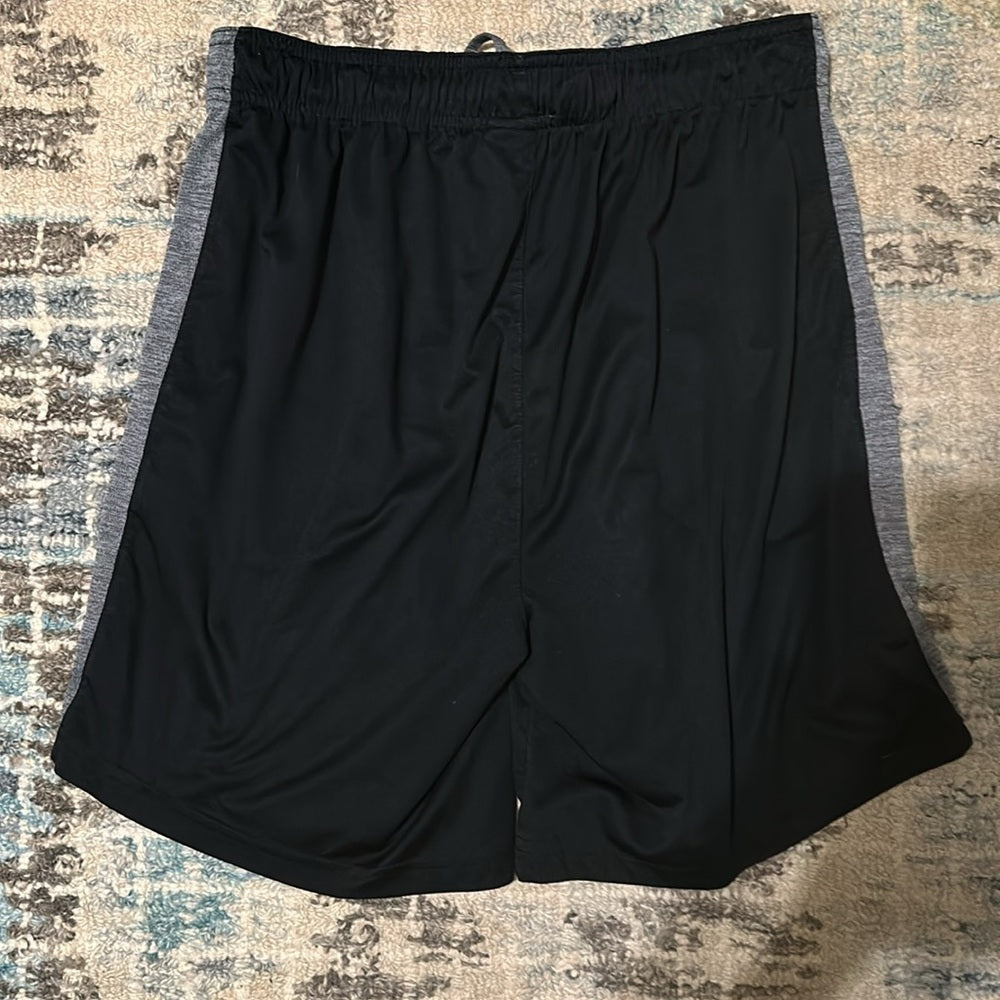 ☀️Men’s Reebok Athletic Shorts Size Medium