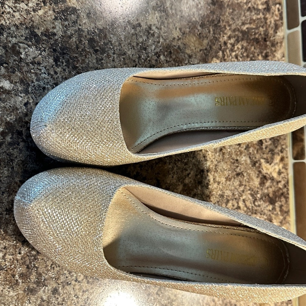 Dream Pairs 2 Inch Gold Sparkly Heels size 9.5