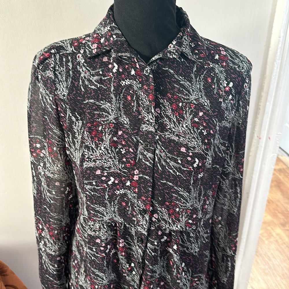 Pins and Needles Boho Floral Top Size Small will fit medium