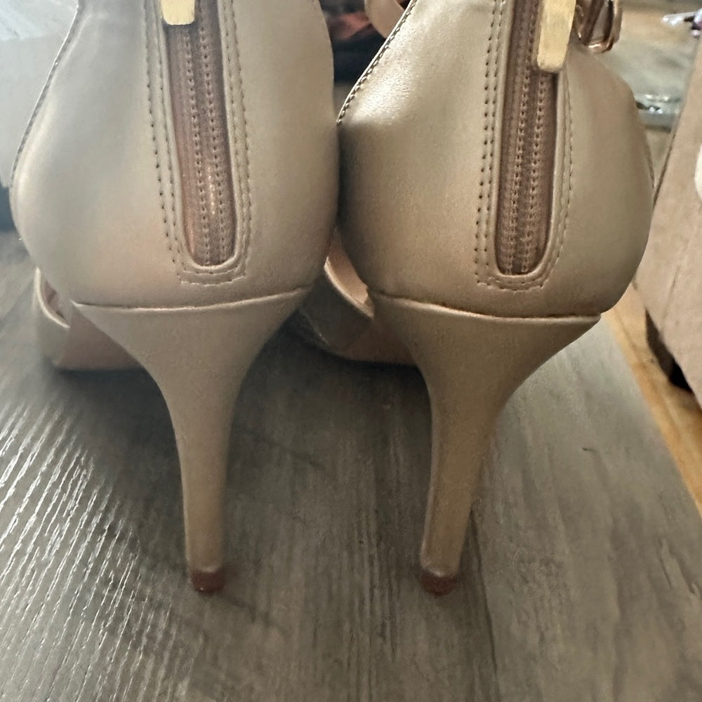 ☀️Dream Pairs gold zip-back heels with gold hardware size 9.5 worn to try